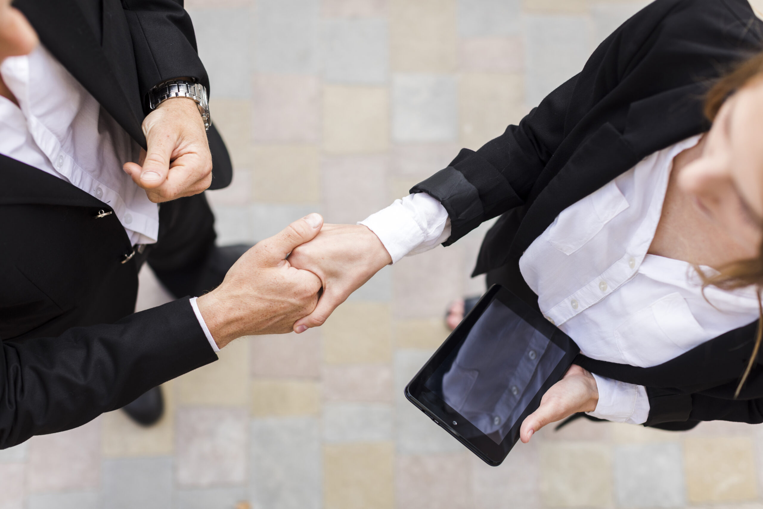 感覚でわかる会社法｜株式交換って結局何？